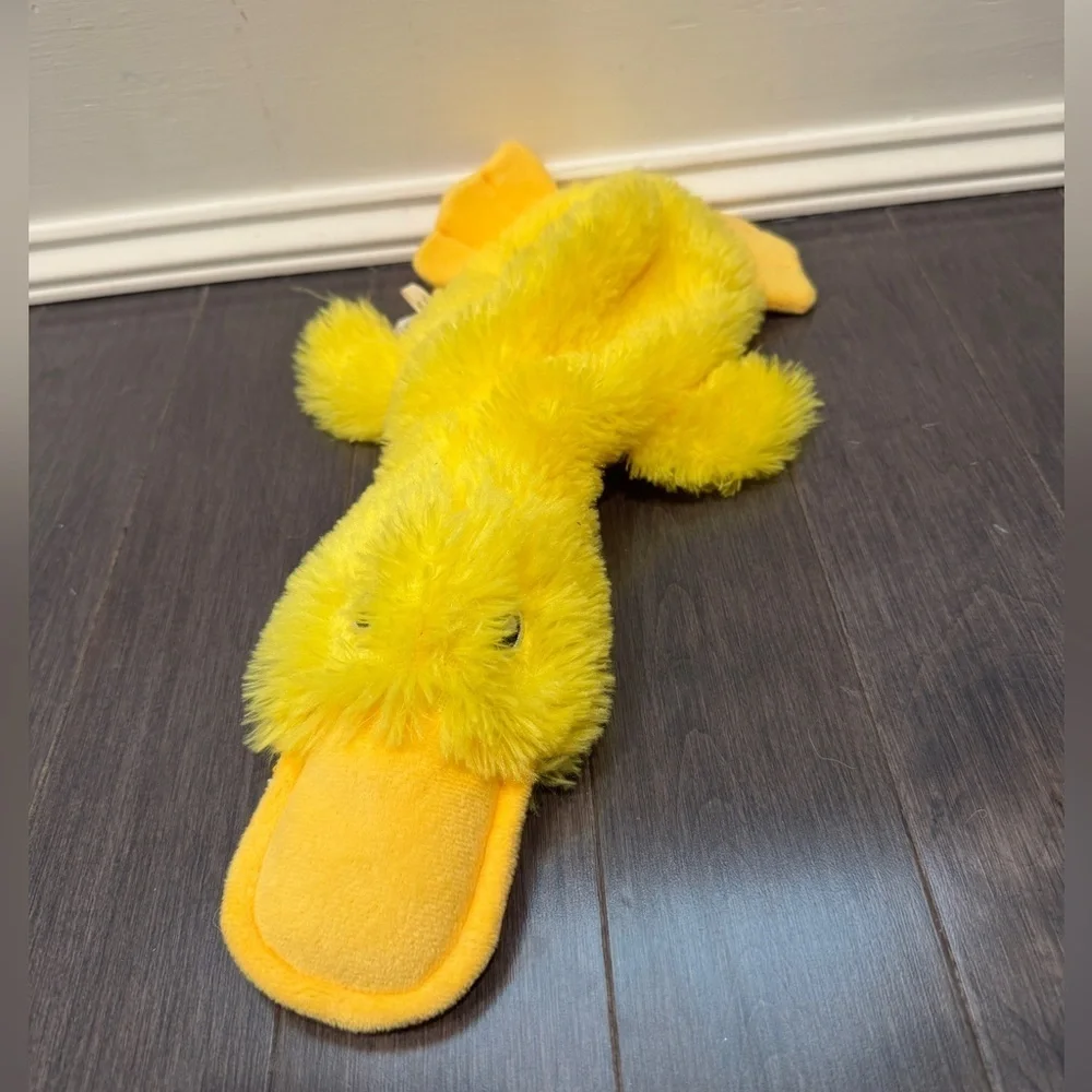NWOT Yellow Crinkle Plush Platypus Duck Medium Size Floppy Dog Pet Toy